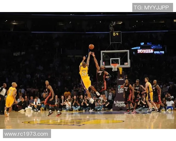 科比与乔治的巅峰对决：谁才是篮球历史上的传奇巨星